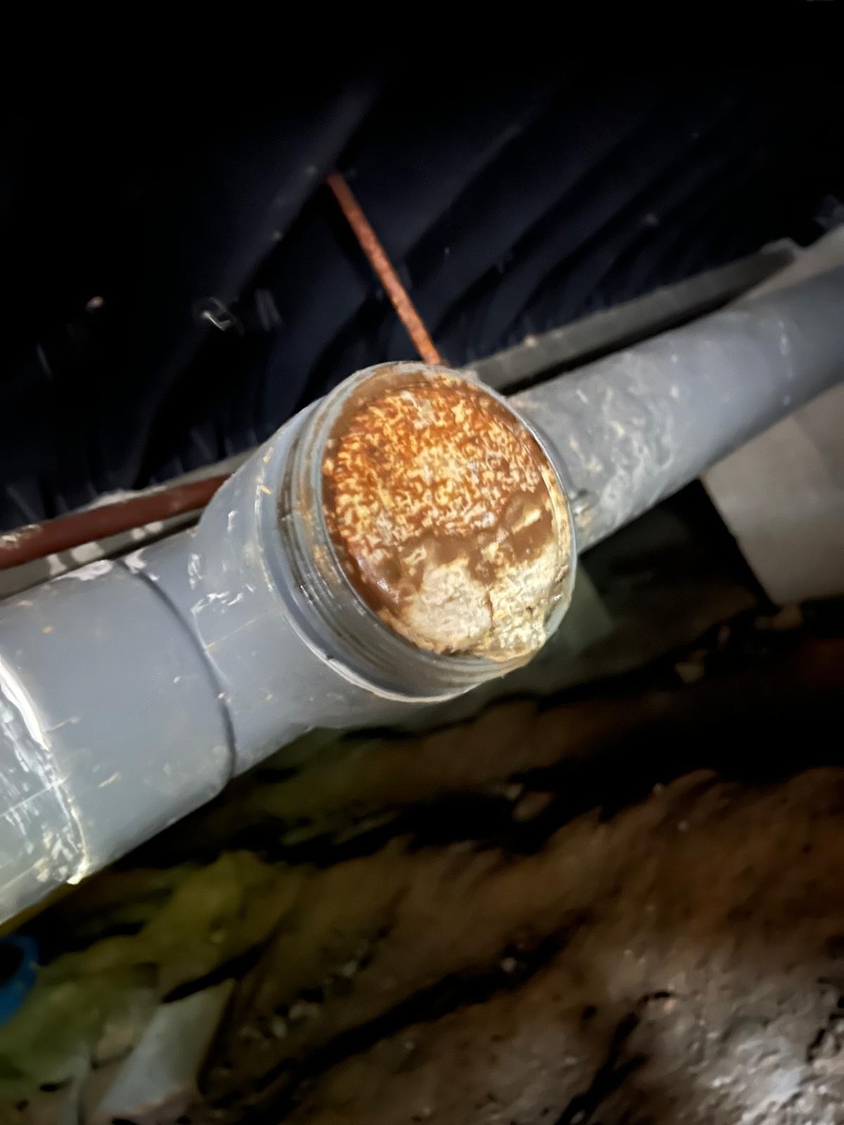Canalisation avant debouchage par Plumber Deboucheur