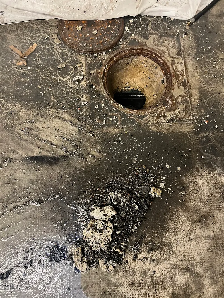Canalisation avant debouchage par Plumber Deboucheur