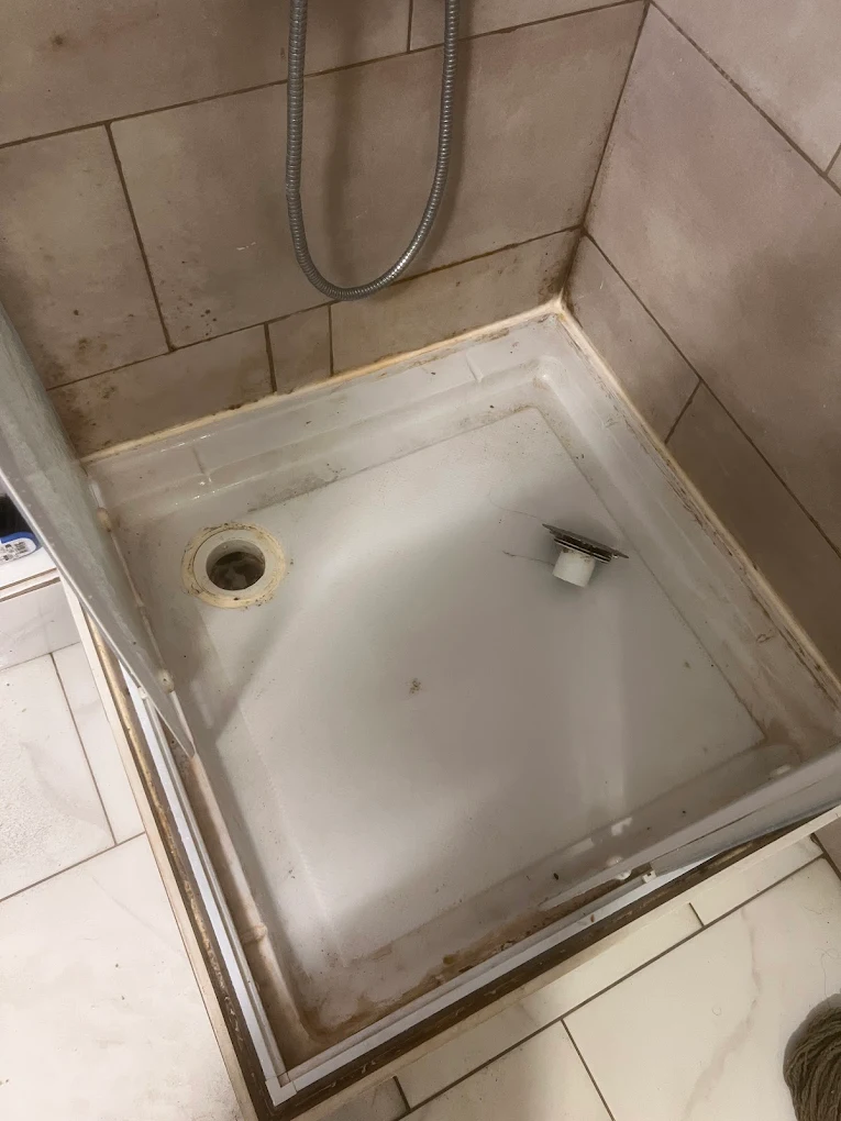 Canalisation avant debouchage par Plumber Deboucheur