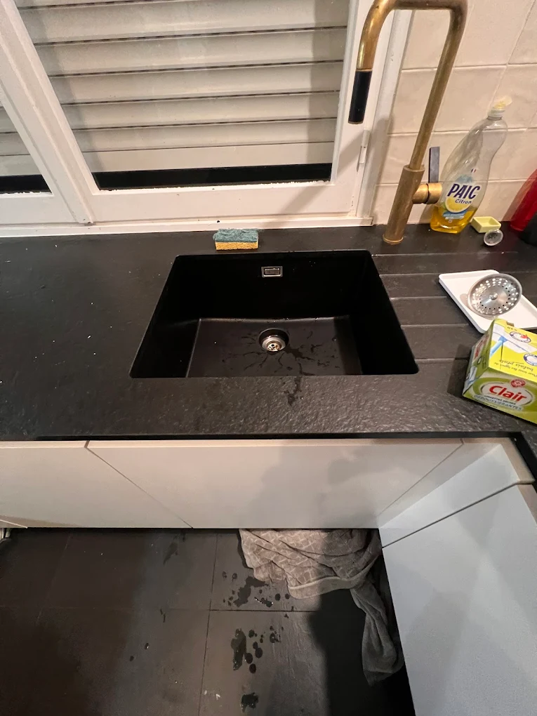 Canalisation avant debouchage par Plumber Deboucheur