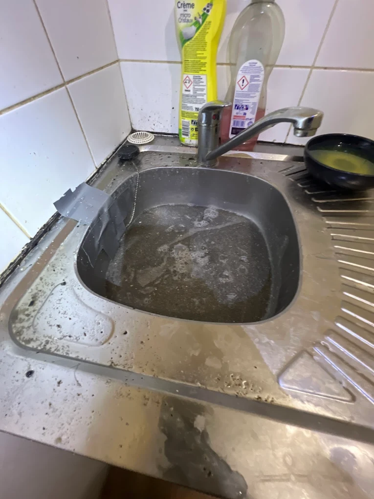 Canalisation avant debouchage par Plumber Deboucheur