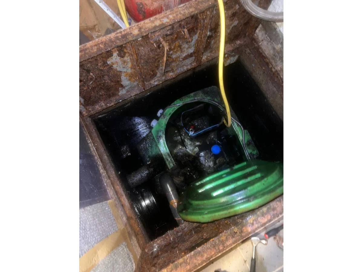 Pompe de relevage à Pontoise par Plumber Deboucheur