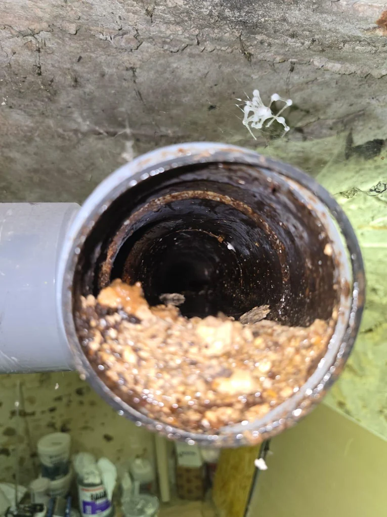 Canalisation avant debouchage par Plumber Deboucheur
